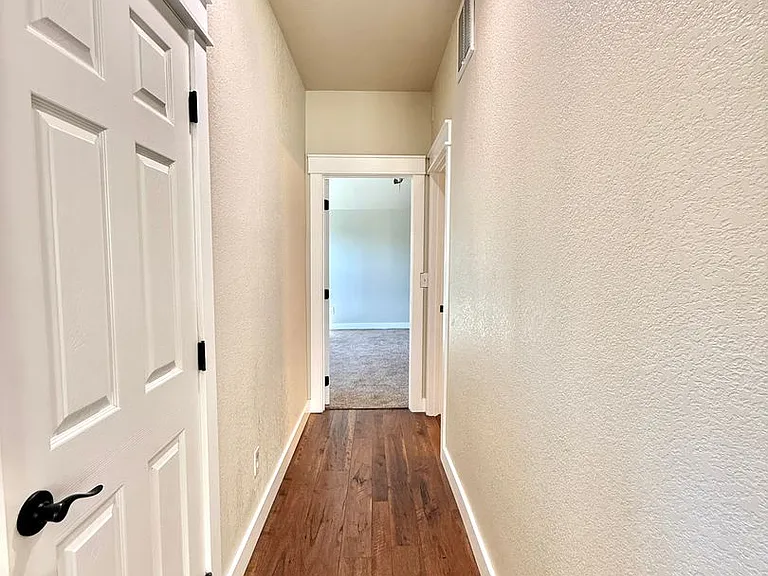 901 Manzanita Dr — Photo 12