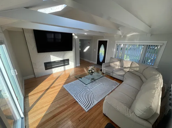 184 Belmont St, East Bridgewater, MA 02333