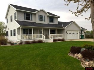 41 Maple St, Cleveland, MN 56017