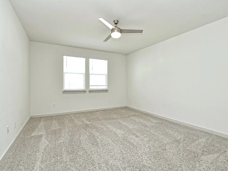 204 Merrick Rd — Photo 16