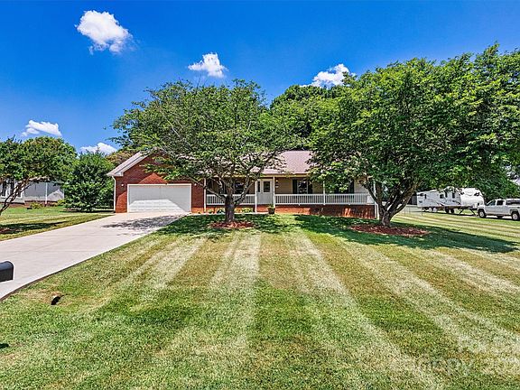 2nd image of 119 Stonefield Dr