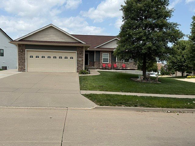 1st image of 2462 E Highview Dr