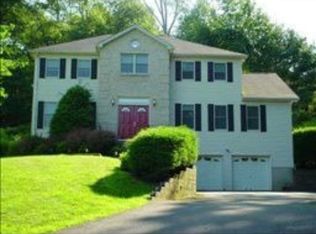 557 S Pascack Rd, Spring Valley, NY 10977