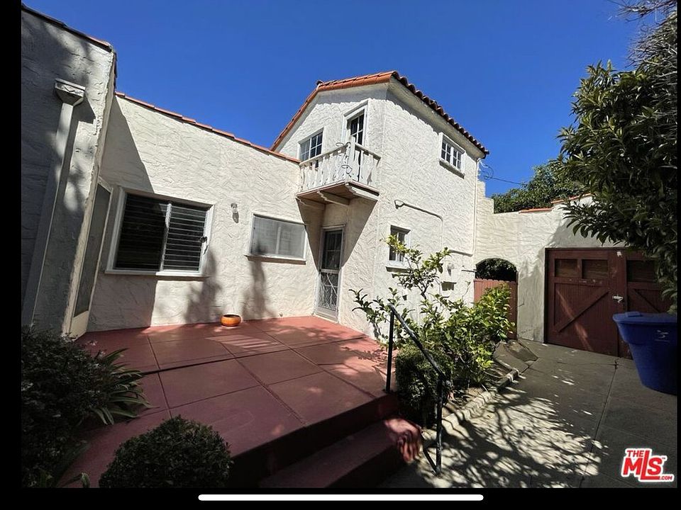 2nd image of 469 17th St