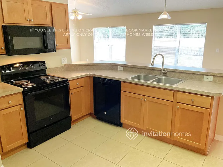 417 Saragassa Ave SW — Photo 6