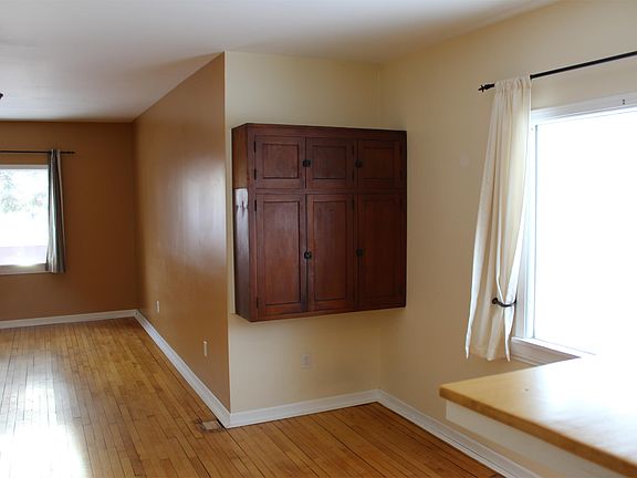3rd image of 530 N 12th Ave E APT 1