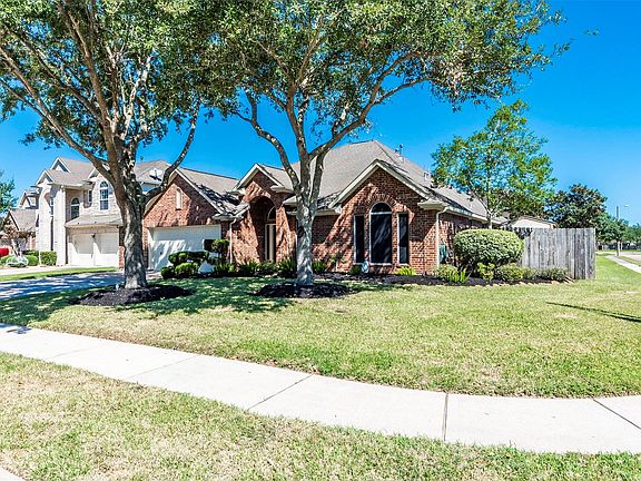 3rd image of 608 Boxelder Pointe Ct