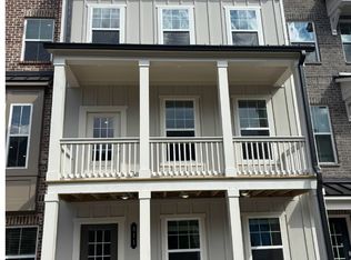 811 Atkins Ln, Woodstock, GA