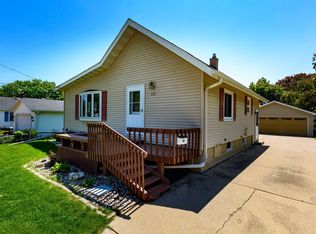 715 Bismarck Ave, Oshkosh, WI 54902