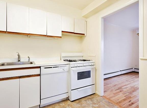 2nd image of 377 Westchester Ave APT 3E