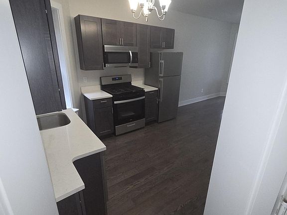 2nd image of 90 Tonnelle Ave #5