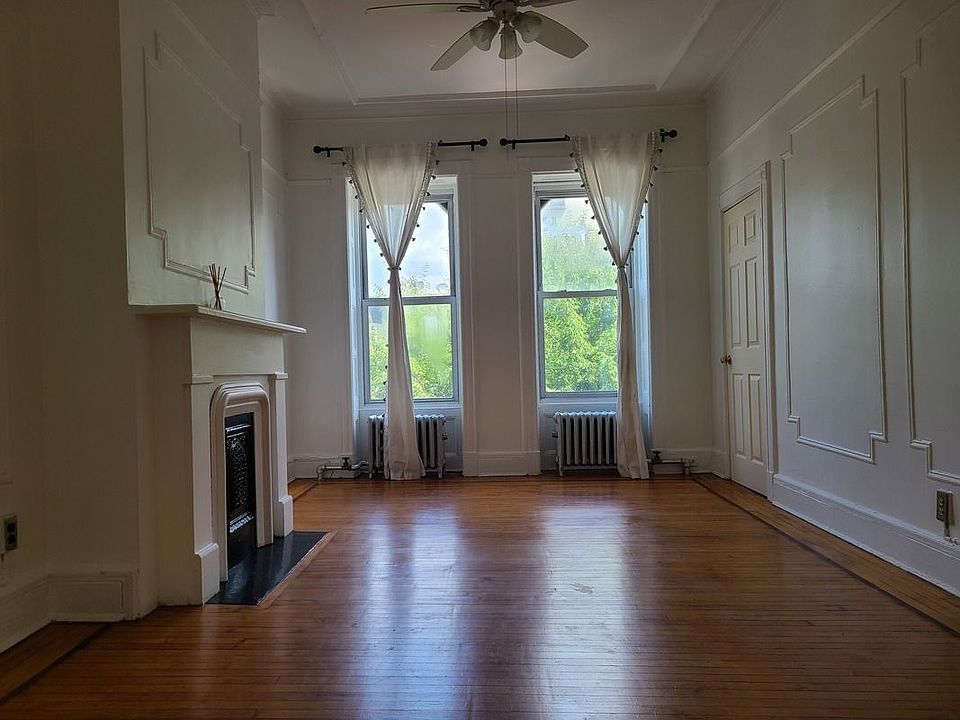 1st image of 418 Park Pl #2