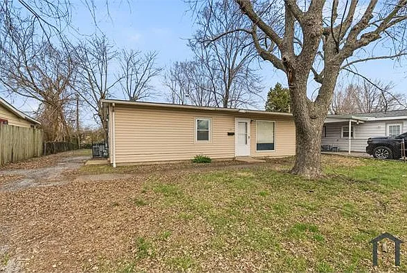 133 Saint Thomas Ln — Photo 2