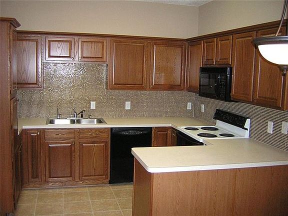 5th image of 2400 Wildwood Ln