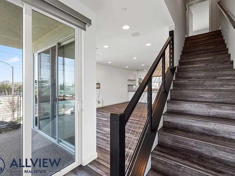 149 Mercer Way — Photo 24