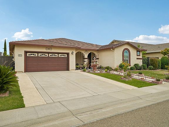 2nd image of 4823 Azalea Park Way
