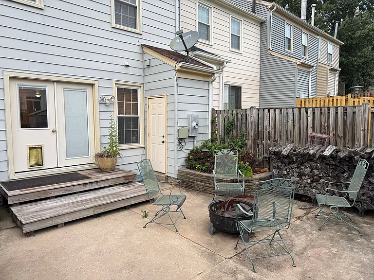 7469 Towchester Ct — Photo 11
