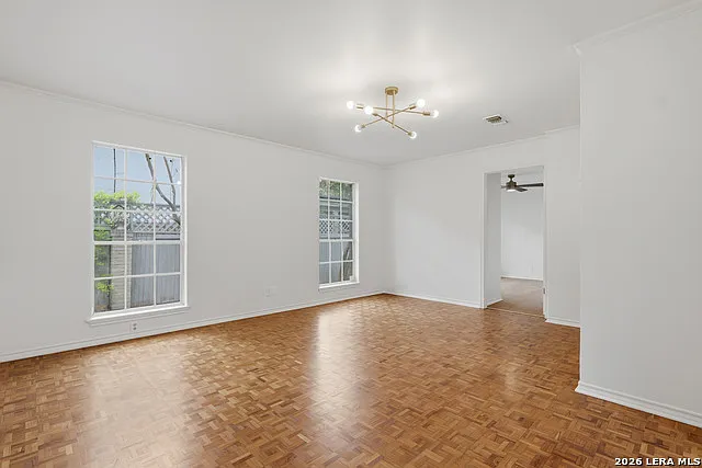 484 E Olmos Dr — Photo 14