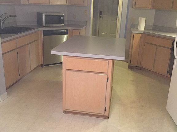 Kitchen with island