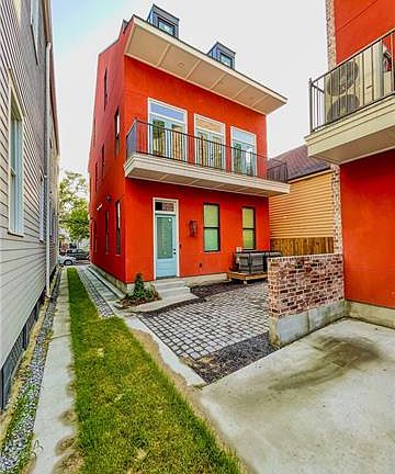 2nd image of 1427 Esplanade Ave #B