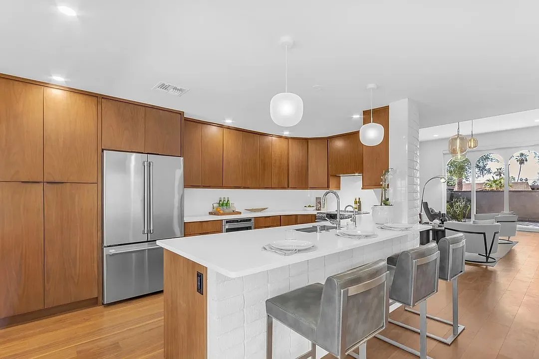 2 bed, 1730 sqft, $4,500 — Photo 4