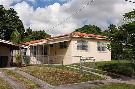 2nd image of 150 NW 24th Ct