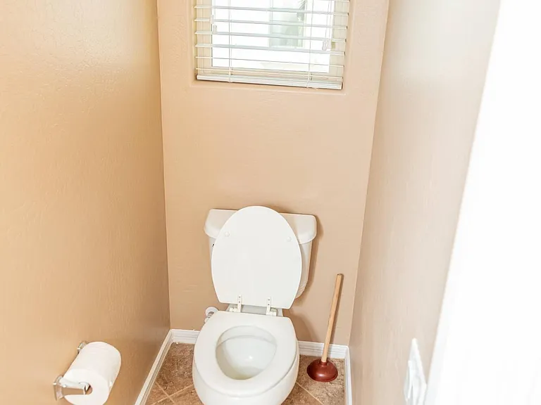2162 W Scully Dr — Photo 28