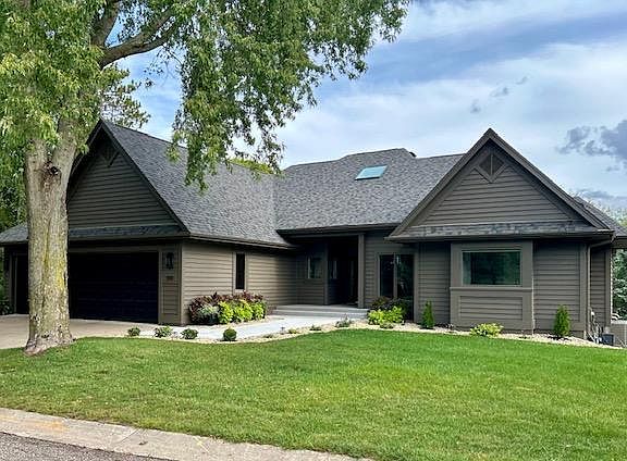 3rd image of 550 Pine Ridge Ct