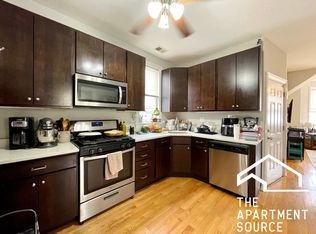3611 W Wolfram St #3F, Chicago, IL 60618