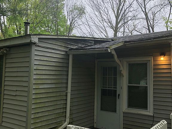 4th image of 5 Kennedy Ln #9A