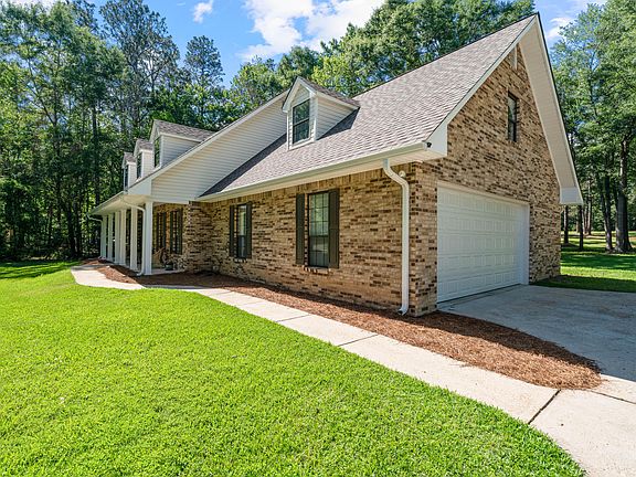 2nd image of 154 Dogwood Ln