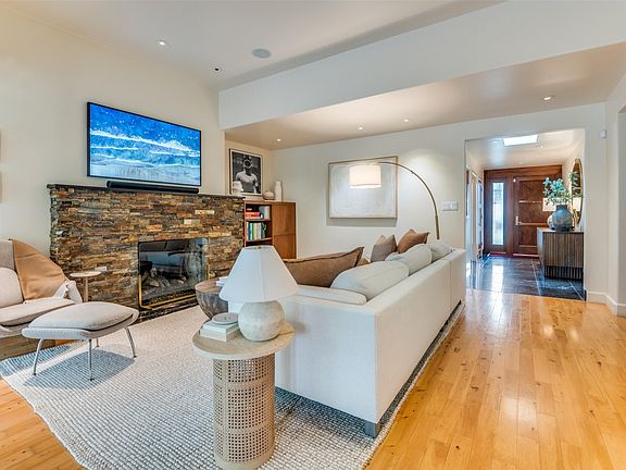 5th image of 4446 Taos Rd