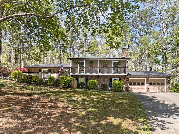 2nd image of 3474 Crestwood Dr