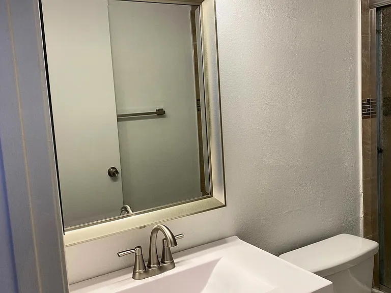 5246 Agnes Ave #204 — Photo 10