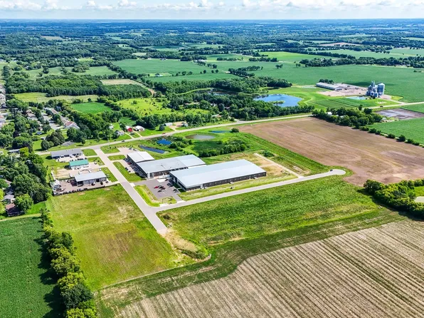 Prosperity Pl, Brooklyn, WI 53521