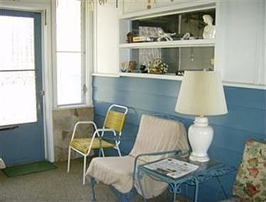 3rd image of 3193 Highland Ave