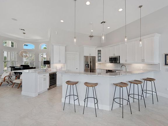 5th image of 1192 Bond Ct