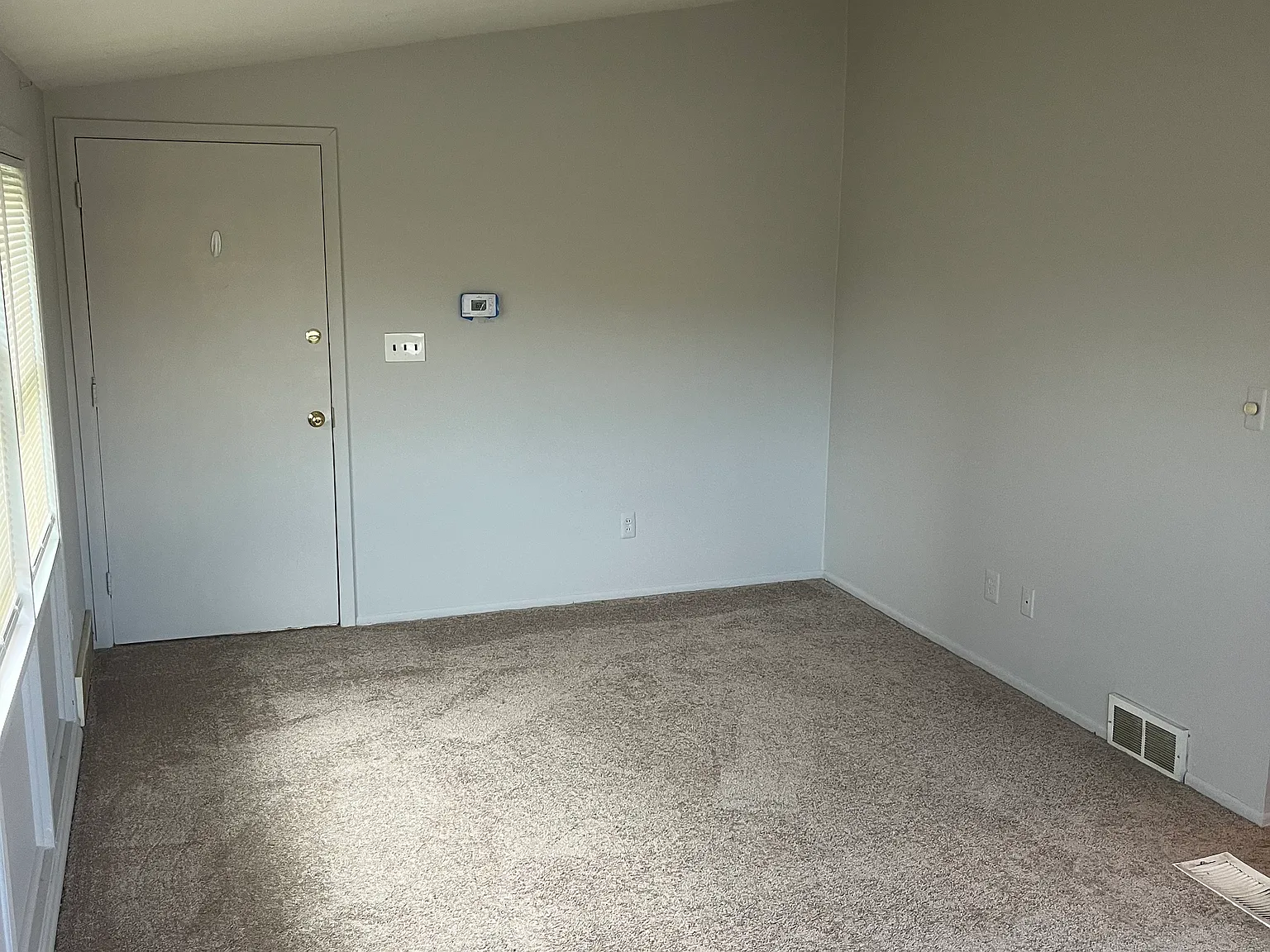 1 bed, 550 sqft, $875 — Photo 3
