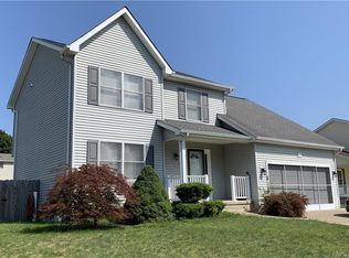 60 Elmleaf Dr, Cheektowaga, NY