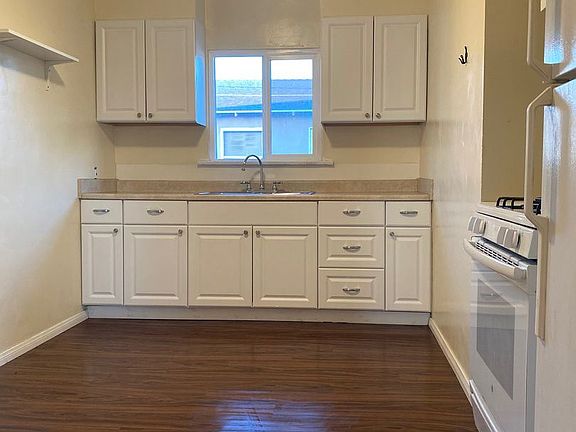 3rd image of 222 S Clementine St APT 4