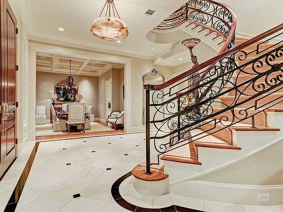5th image of 5568 Lynbrook Dr