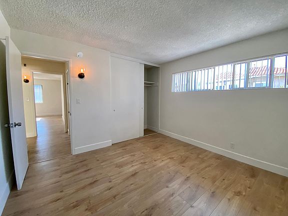5th image of 361 W Milford St