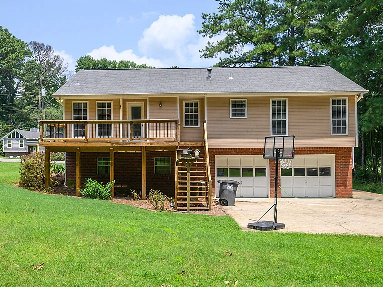120 Lynn Dr — Photo 39