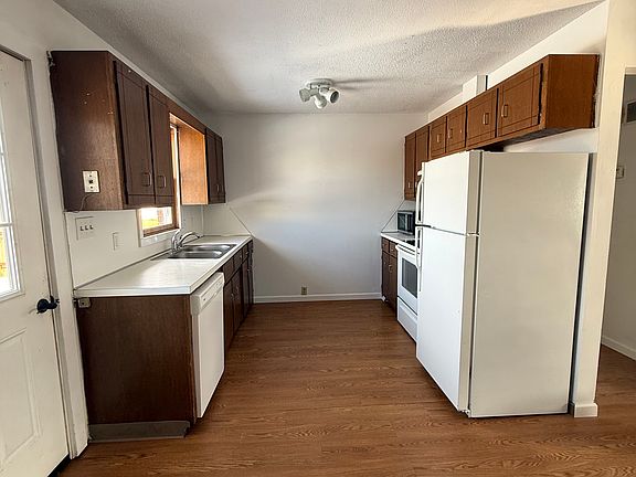 3rd image of 101 W 36th St APT A
