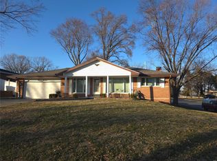 1300 Clearview Dr, Saint Charles, MO 63303