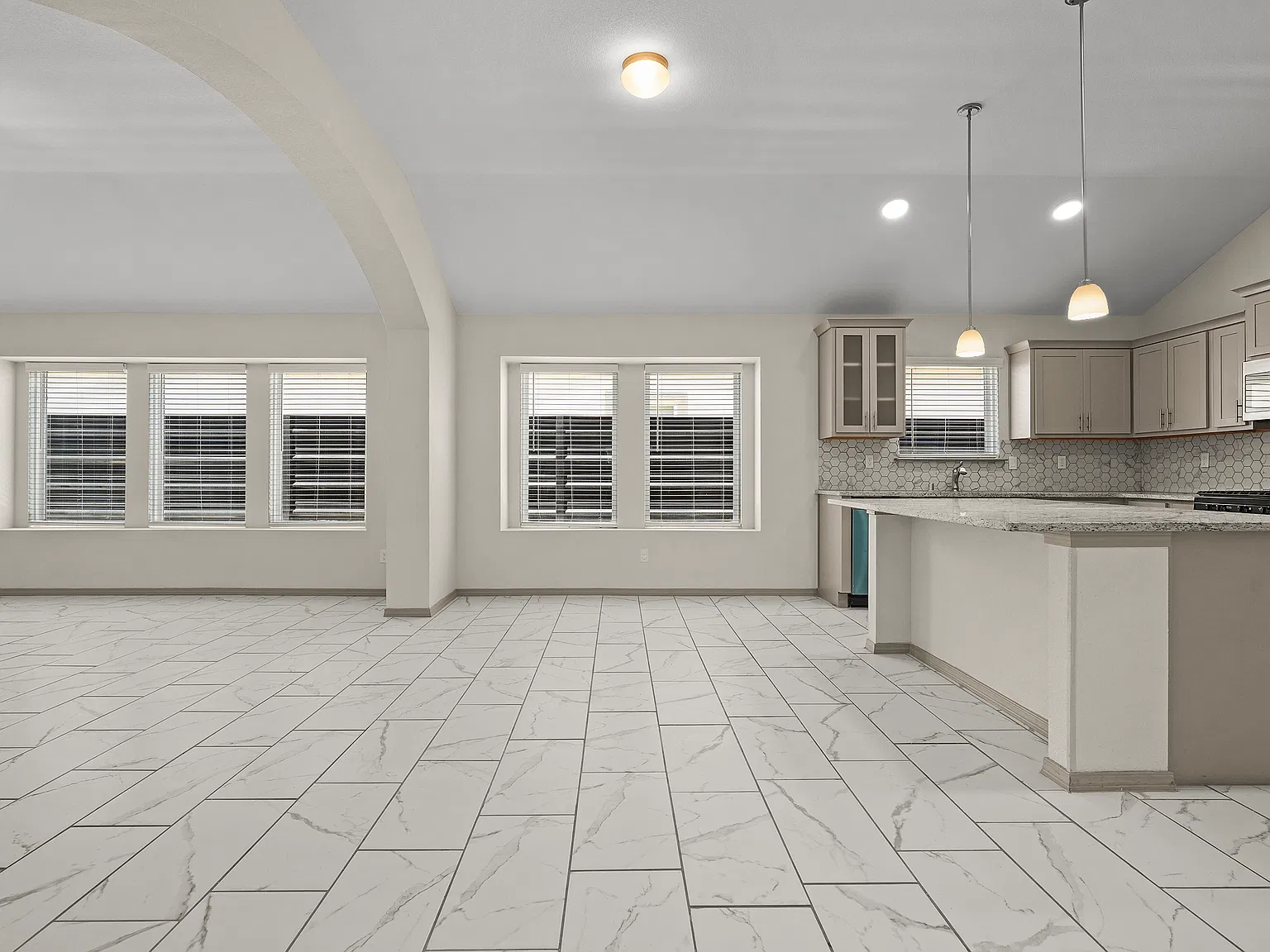 4 bed, 1865 sqft, $1,950 — Photo 3
