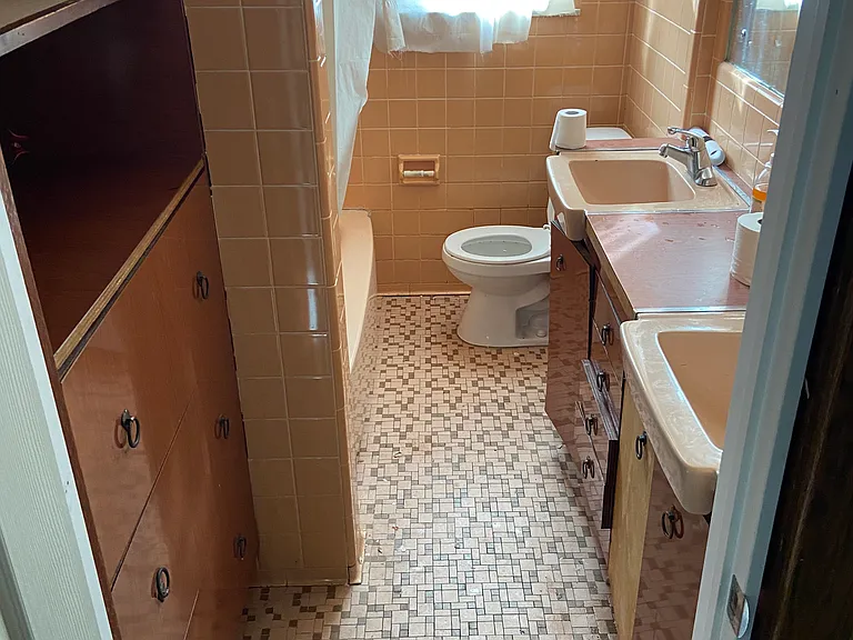 385 Askin Ave #A — Photo 8