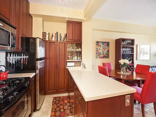 Sold by Sotheby's International Realty | media 4