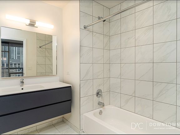 4th image of 777 N La Salle Dr #2
