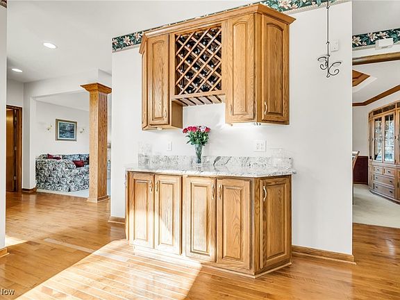 5th image of 21443 Oakwood Pl